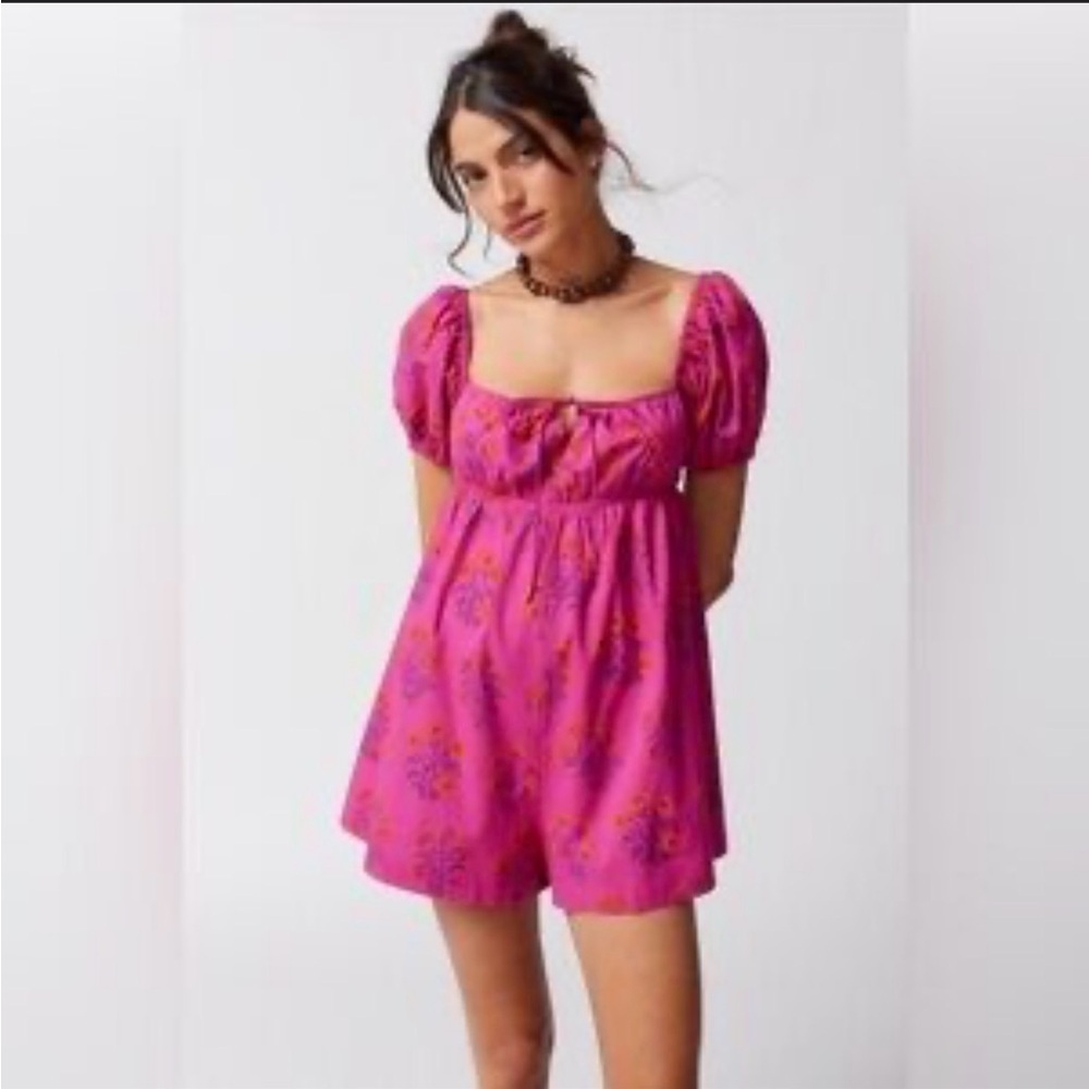 Urban Outfitters Kimchi Blue Ginnie Floral Romper Playsuit Small